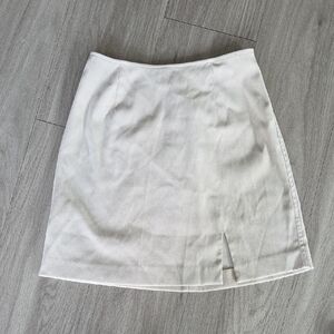 Express Off White High Waist Mini Skirt. Zipper Back! Size 5/6.